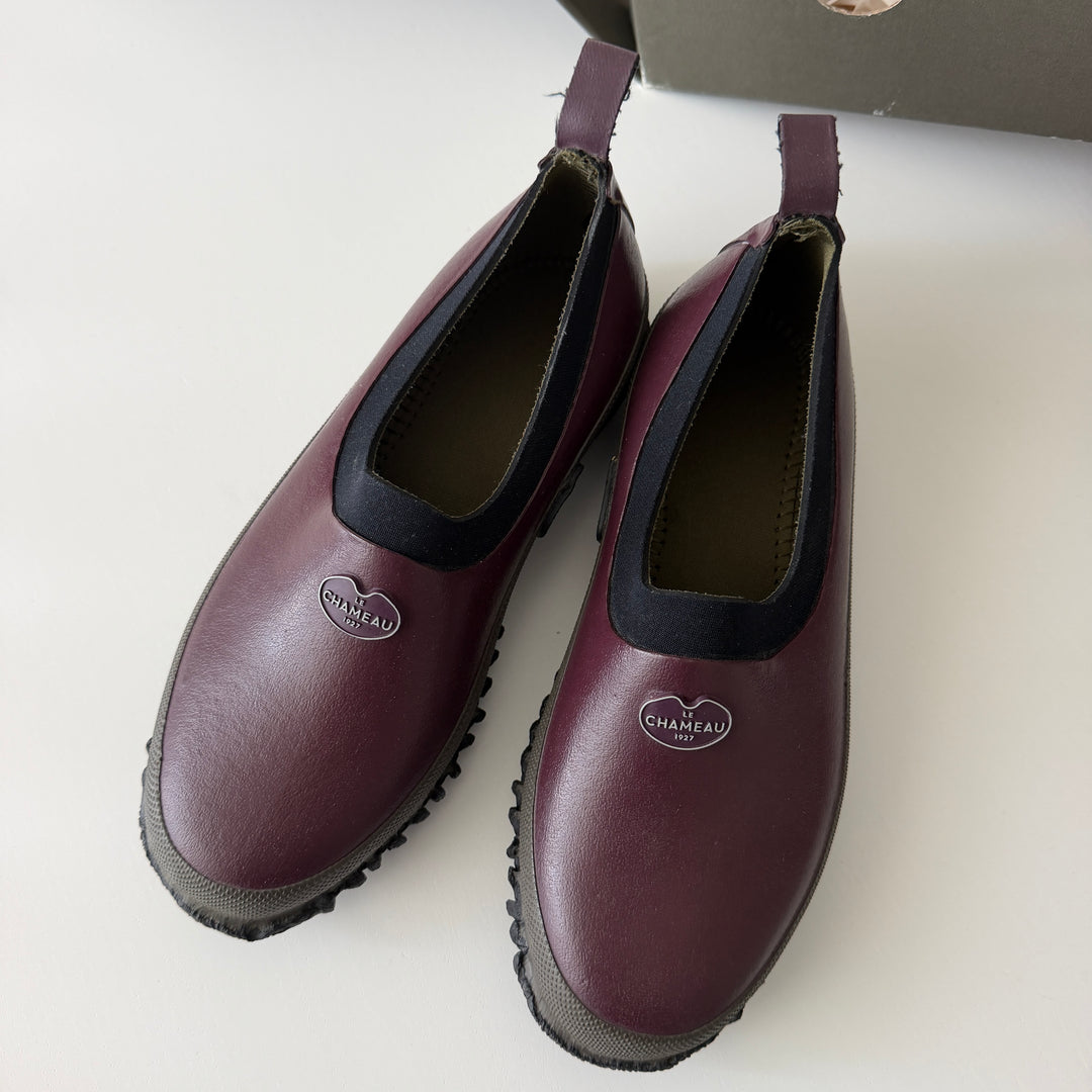 LE CHAMEAU – Burgundy Rubber Slip-On Garden Shoes | Size 37