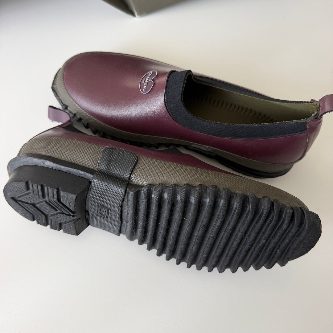 LE CHAMEAU – Burgundy Rubber Slip-On Garden Shoes | Size 37
