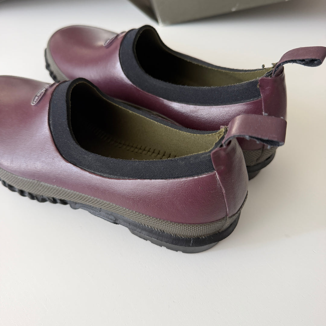 LE CHAMEAU – Burgundy Rubber Slip-On Garden Shoes | Size 37