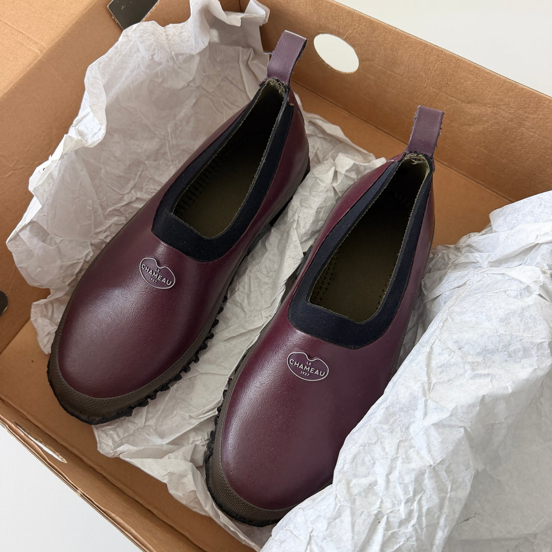 LE CHAMEAU – Burgundy Rubber Slip-On Garden Shoes | Size 37