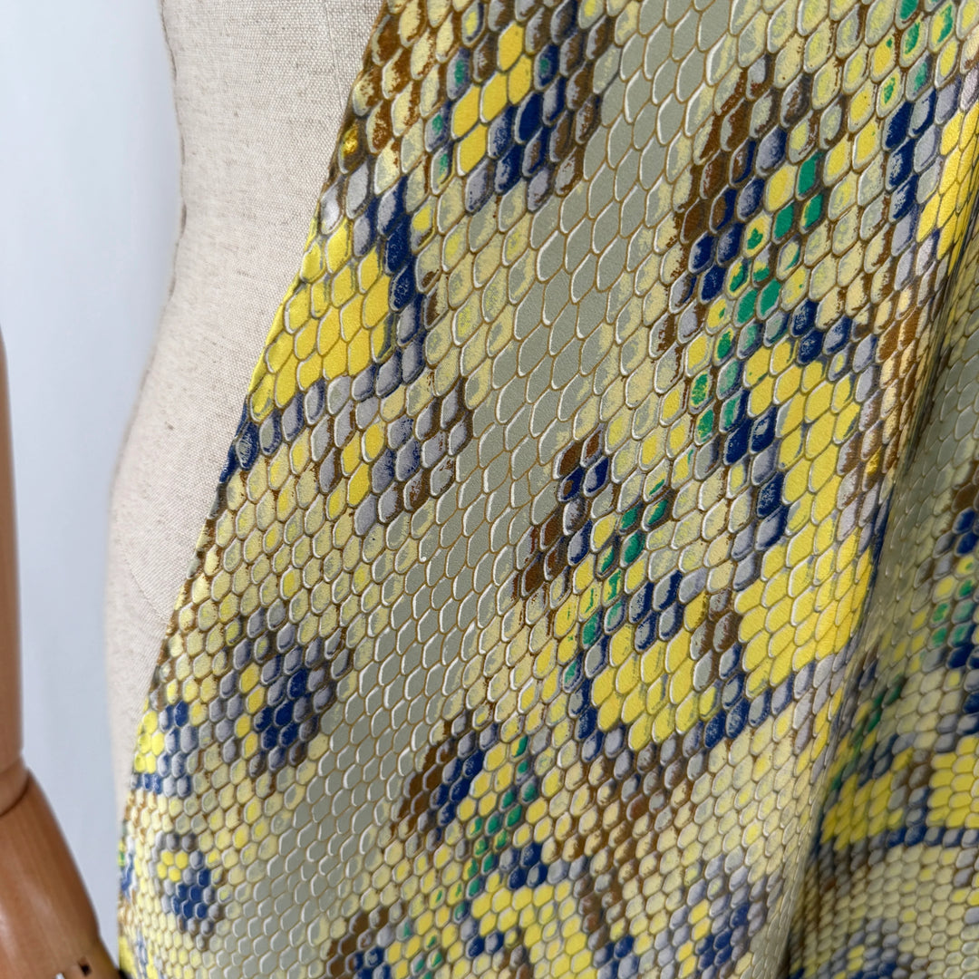 FABRIC FRONTLINE Nouveau foulard en soie