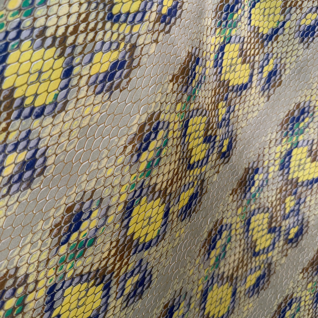 FABRIC FRONTLINE Nouveau foulard en soie