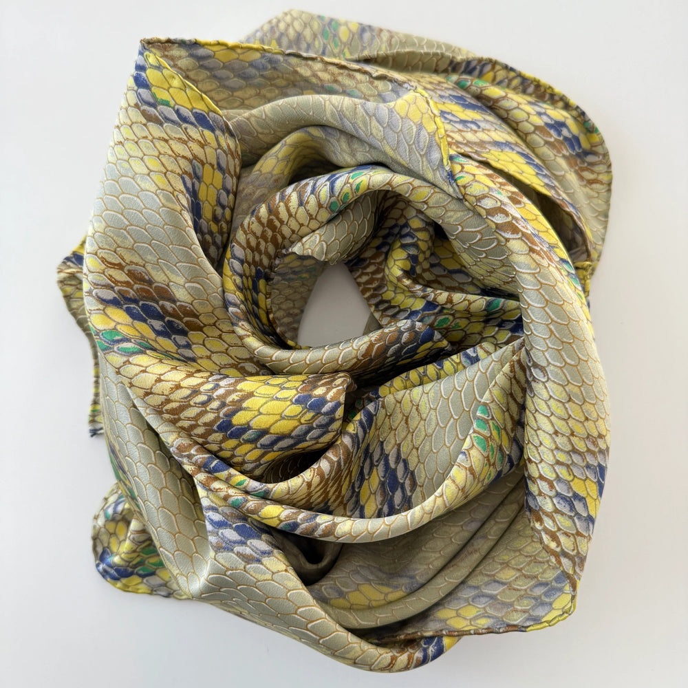 FABRIC FRONTLINE New Silk Scarf