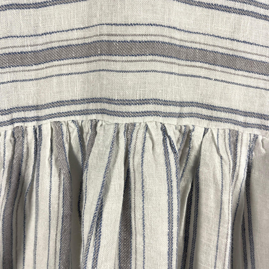 Leinenkleid aus handgefertigtem Studio