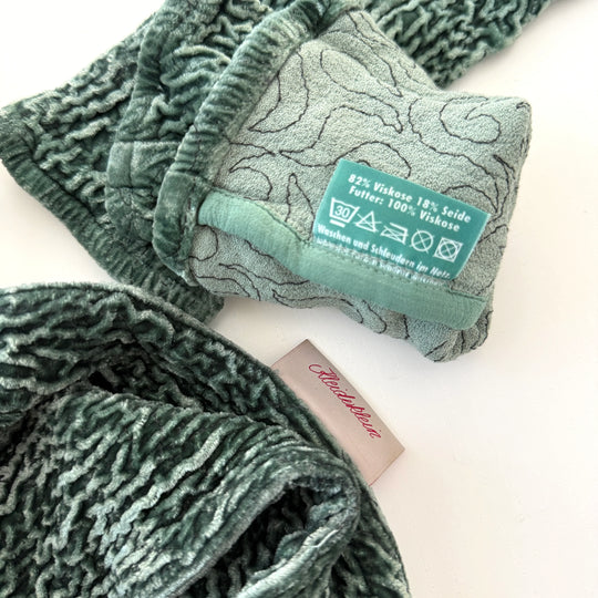 PRIVATSACHEN Cocon. Commerz Scarf + Mittens