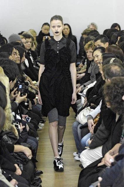 tao COMME des GARÇONS Fall 2007 Runway Black Deconstructed Ruffle Dress
