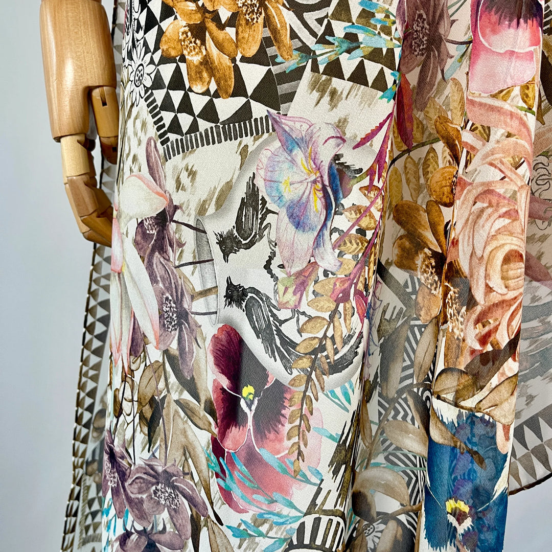 FABRIC FRONTLINE Nouveau grand foulard en soie