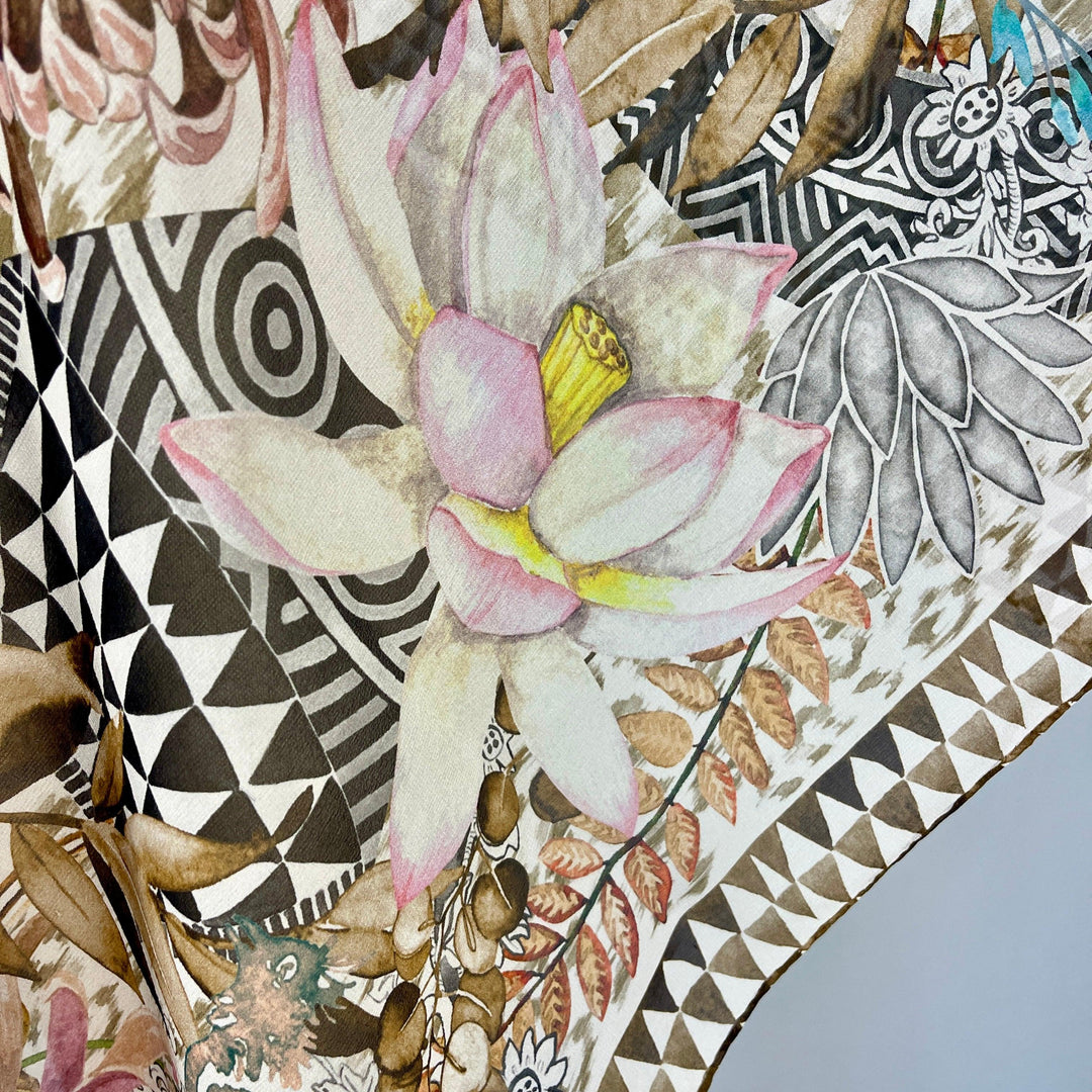 FABRIC FRONTLINE Nouveau grand foulard en soie