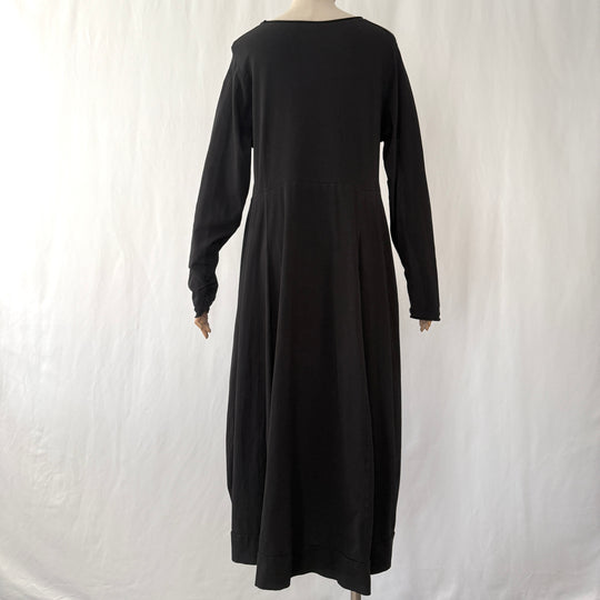 Giovanna Guglielmi – “Working Over Time” black cotton dress