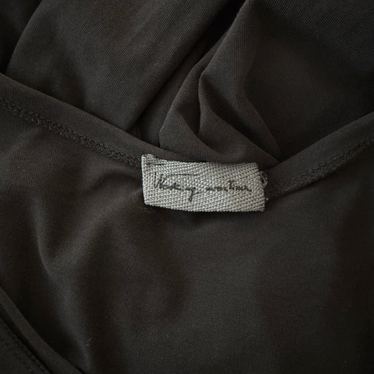 Giovanna Guglielmi – “Working Over Time” black cotton dress