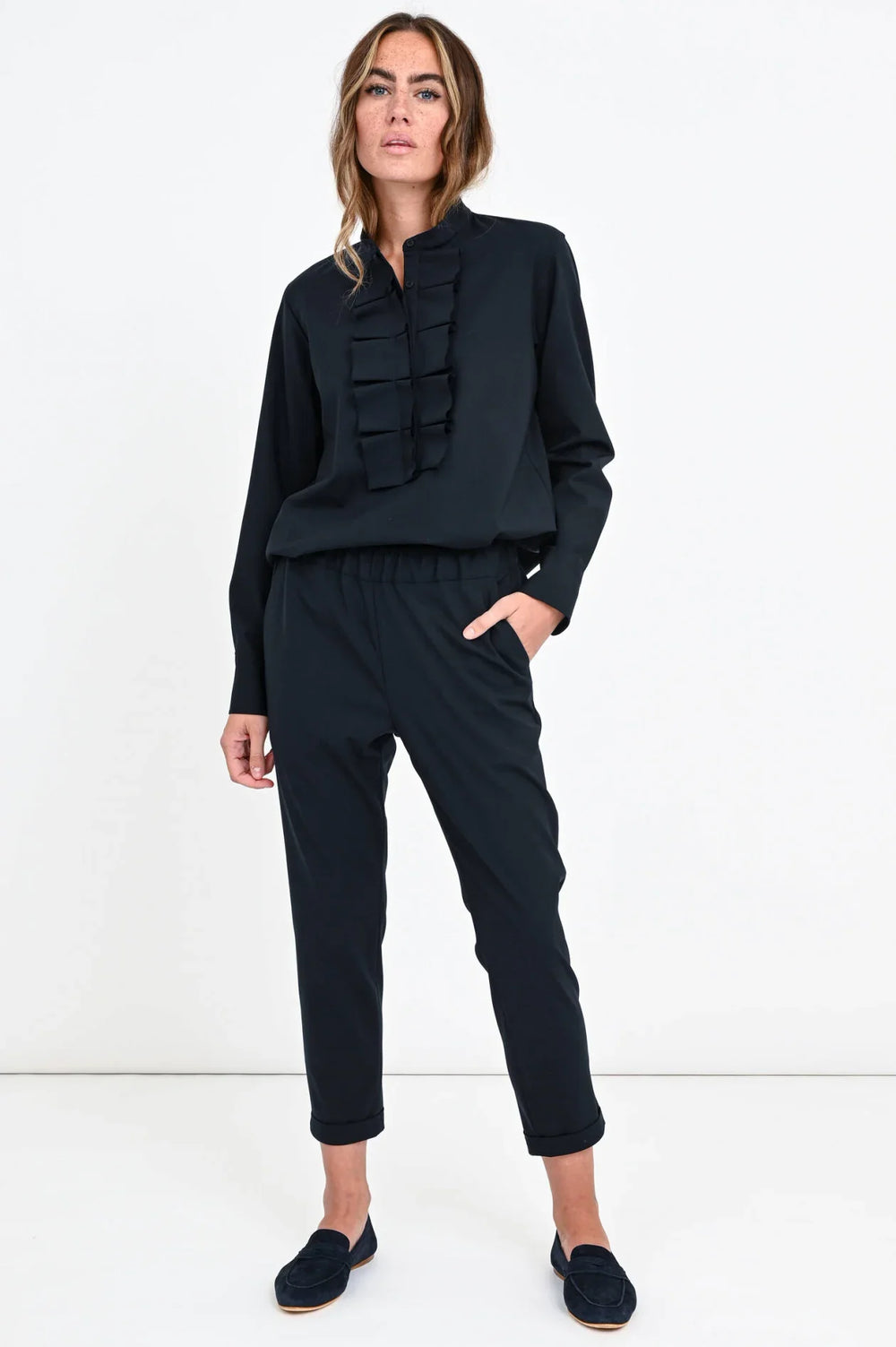 LIS LAREIDA New Pants