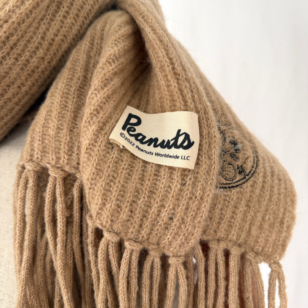 PRINCESS GOES HOLLYWOOD Peanuts Scarf