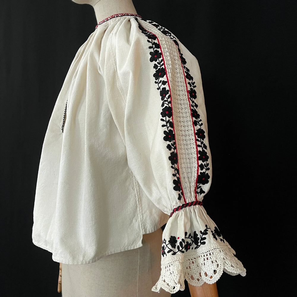 IE Vintage Hand Embroidered  Folk Romanian Blouse