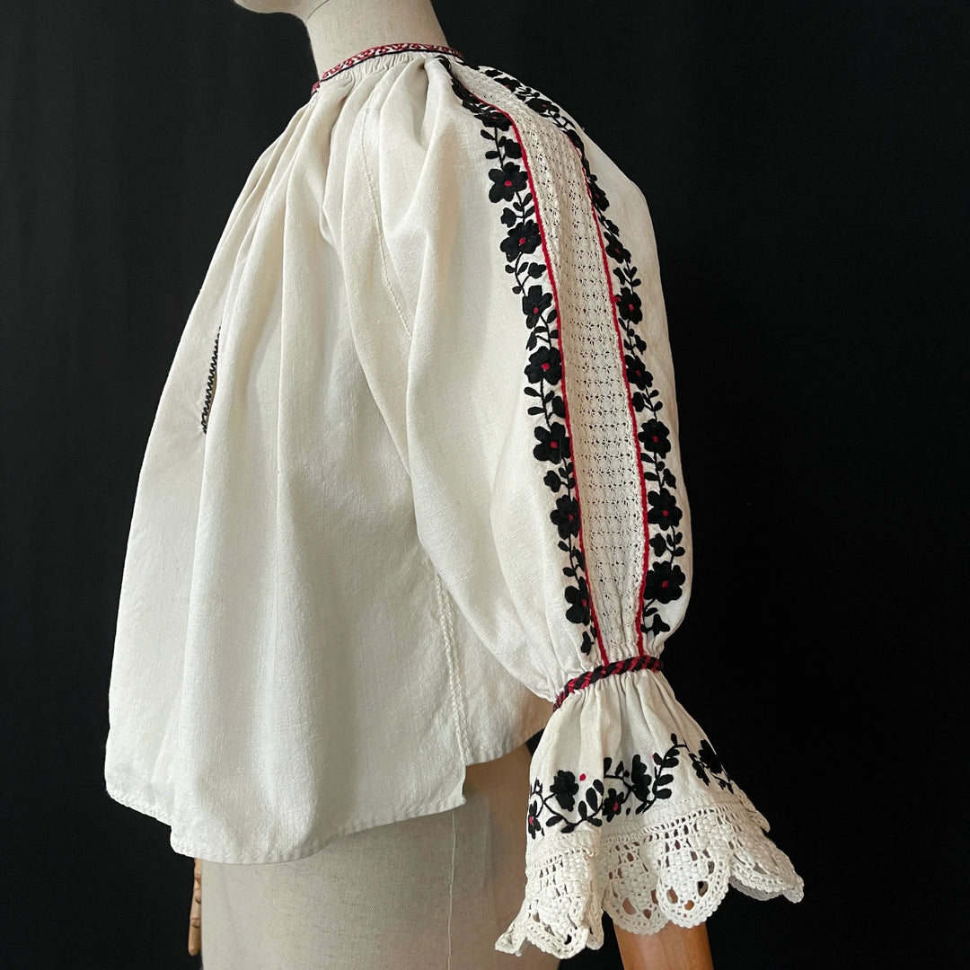 IE Vintage Hand Embroidered  Folk Romanian Blouse