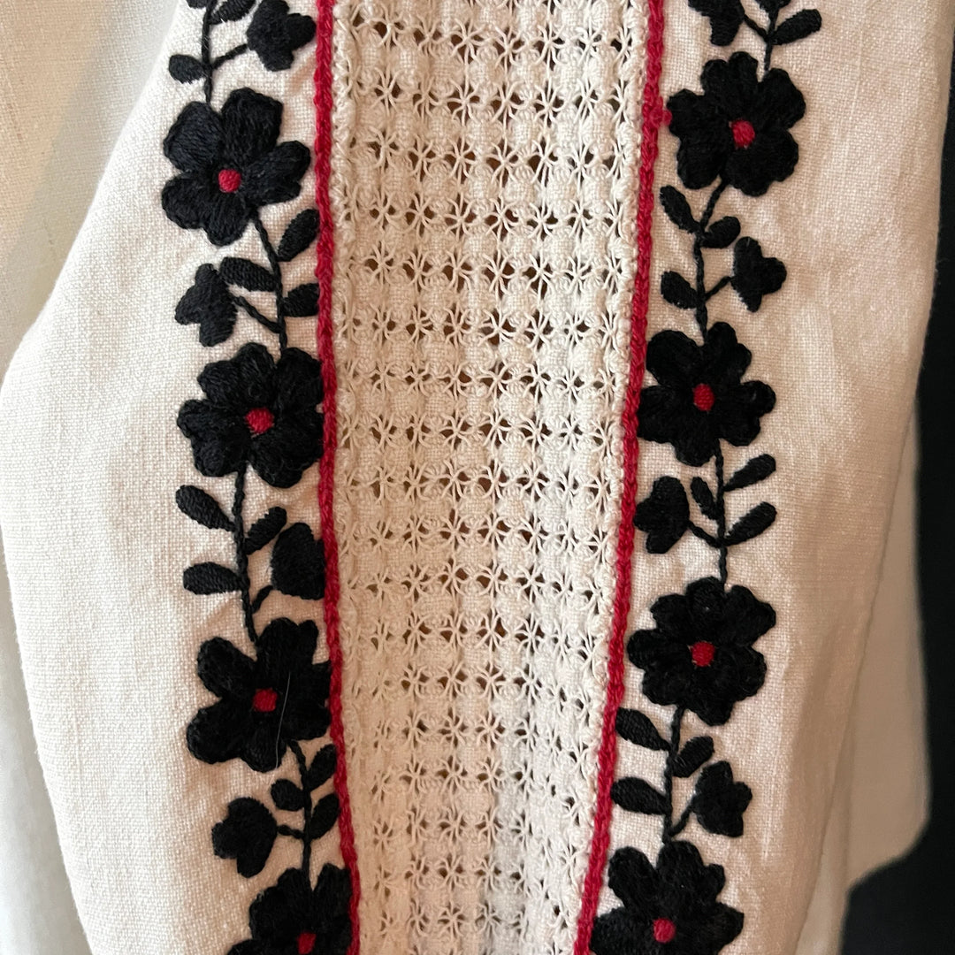 IE Vintage Hand Embroidered  Folk Romanian Blouse