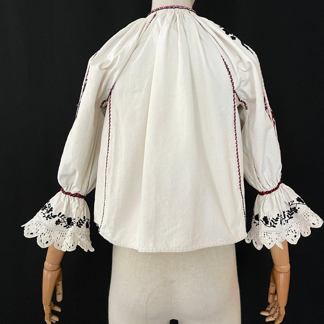IE Vintage Hand Embroidered  Folk Romanian Blouse
