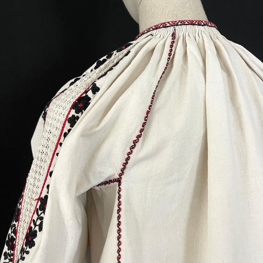 IE Vintage Hand Embroidered  Folk Romanian Blouse