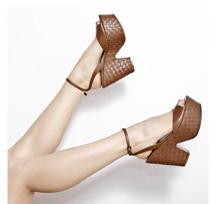 BOTTEGA VENETA - BOTTEGA VENETA Shoes - AVVIIVVA.COM