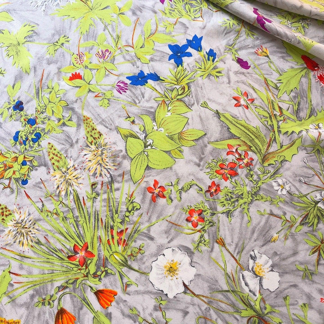 FABRIC FRONTLINE - FABRIC FRONTLINE New Big Silk Scarf - AVVIIVVA.COM