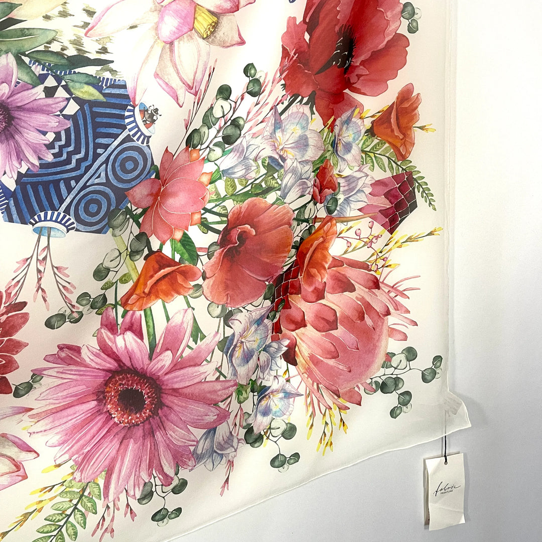 FABRIC FRONTLINE - FABRIC FRONTLINE New Large Handpainted Silk Scarf - AVVIIVVA.COM