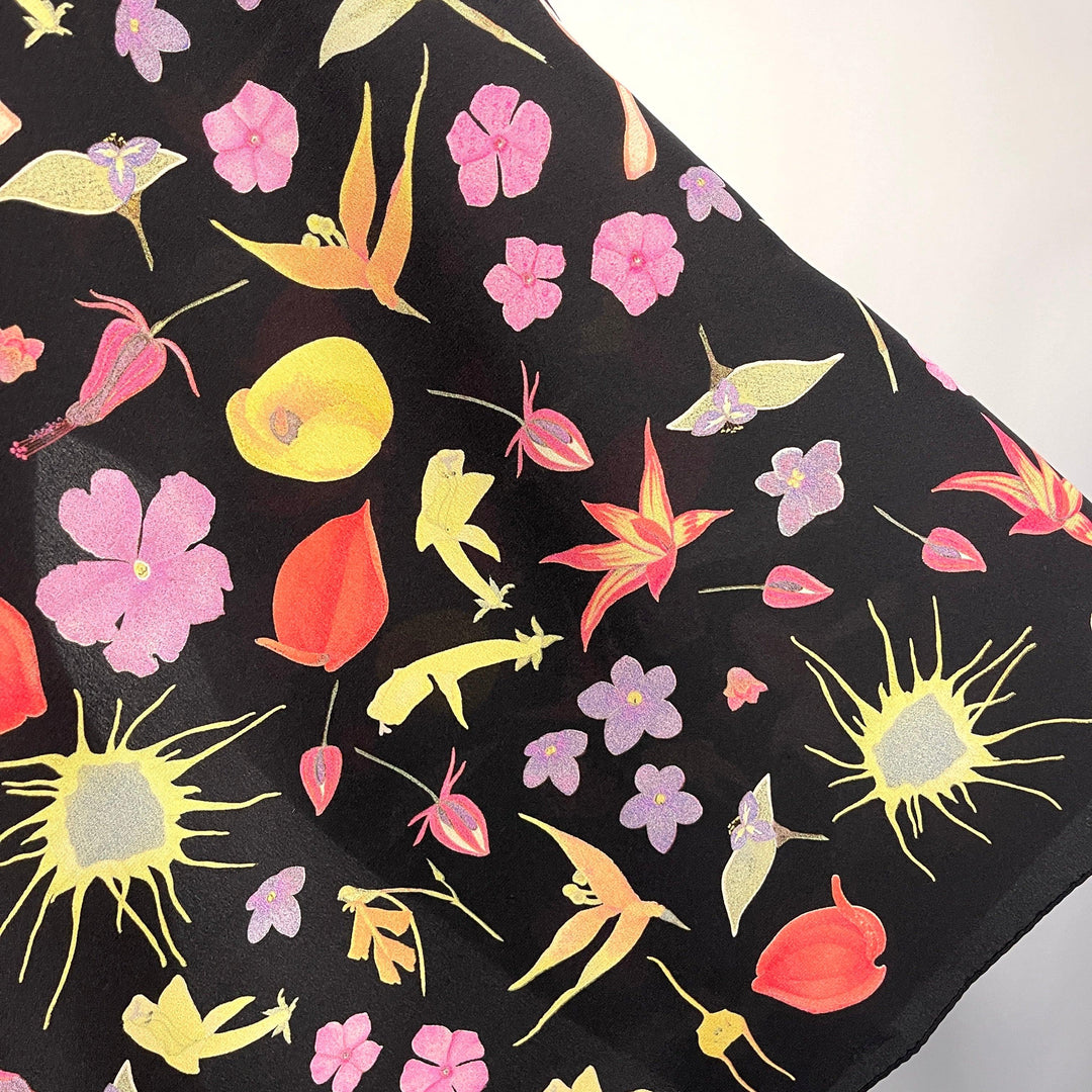 FABRIC FRONTLINE - FABRIC FRONTLINE New Silk Scarf - AVVIIVVA.COM