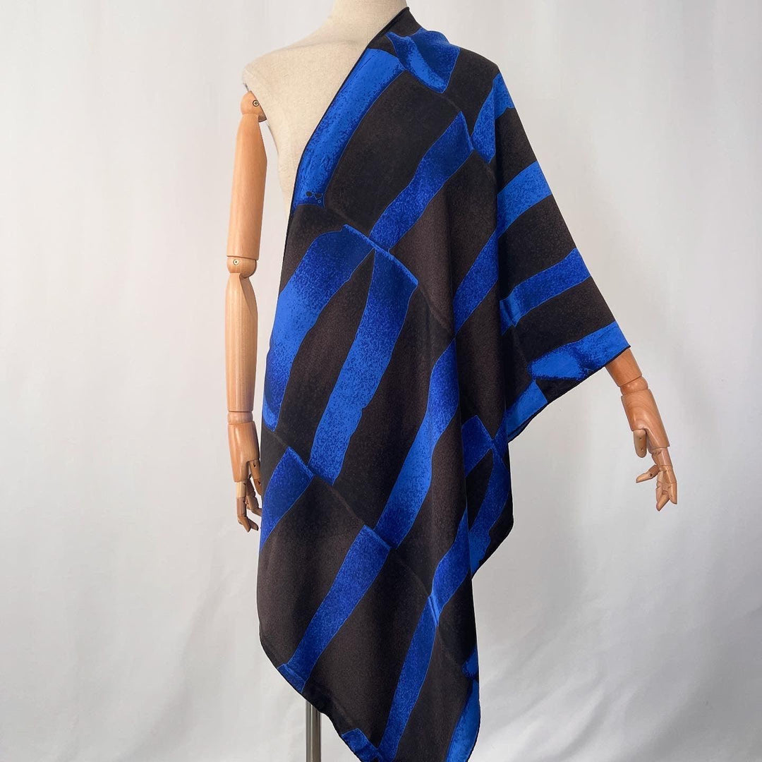 FABRIC FRONTLINE - FABRIC FRONTLINE Silk Scarf - AVVIIVVA.COM