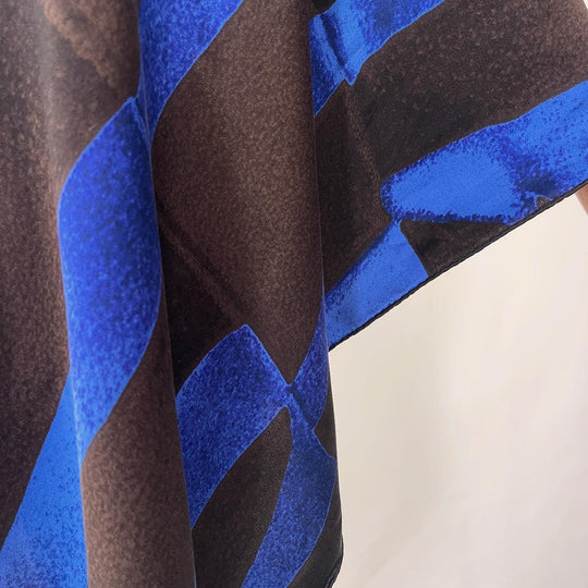 FABRIC FRONTLINE - FABRIC FRONTLINE Silk Scarf - AVVIIVVA.COM