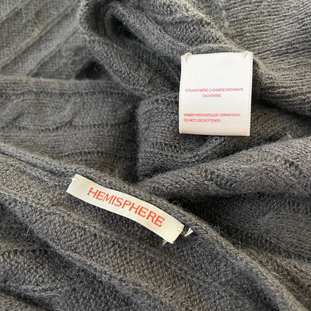 HEMISPHERE - HEMISPHERE Cashmere Poncho - AVVIIVVA.COM