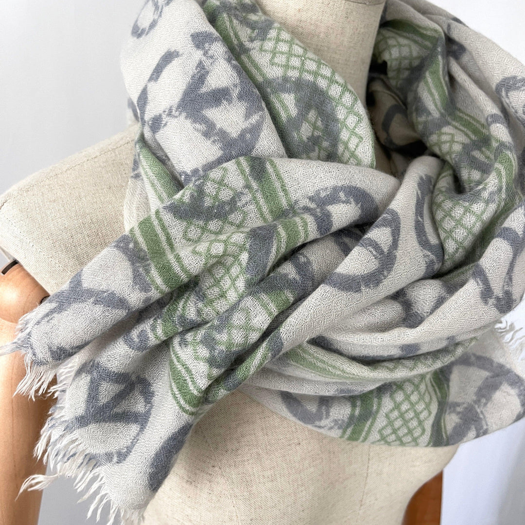 HEMISPHERE - HEMISPHERE Cashmere Scarf - AVVIIVVA.COM