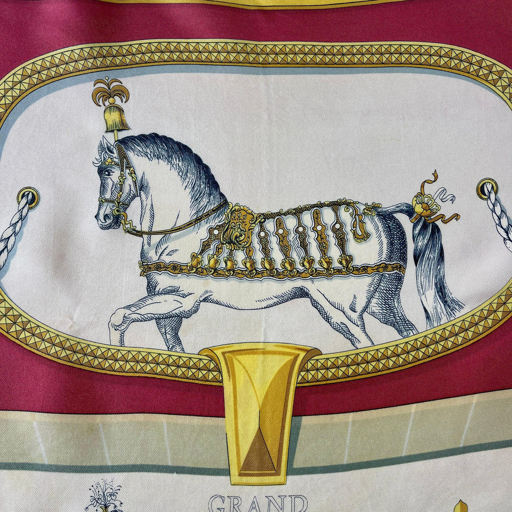 HERMES - HERMES Vintage Silk Scarf - AVVIIVVA.COM