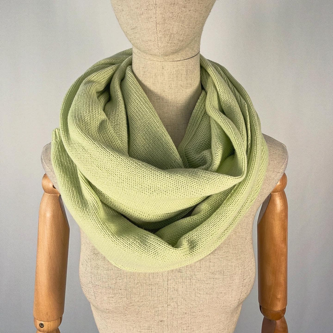 IRIS V ARMIN - IRIS V ARMIN Cashmere Scarf - AVVIIVVA.COM