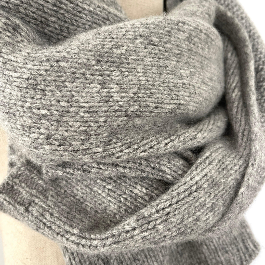 IRIS V ARMIN - IRIS V ARMIN Cashmere Scarf - AVVIIVVA.COM