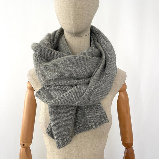 IRIS V ARMIN - IRIS V ARMIN Cashmere Scarf - AVVIIVVA.COM