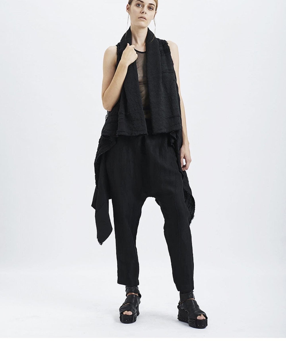 MASNADA - MASNADA Vest - AVVIIVVA.COM