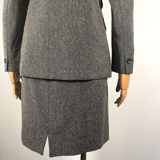 WINDSOR - WINDSOR Blazer and Skirt Set - AVVIIVVA.COM